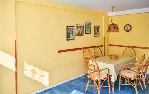 Stunning Apartment In Grao de Gandia W/ 2 Bedrooms