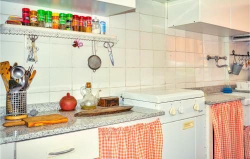 Stunning Apartment In Grao de Gandia W/ 2 Bedrooms