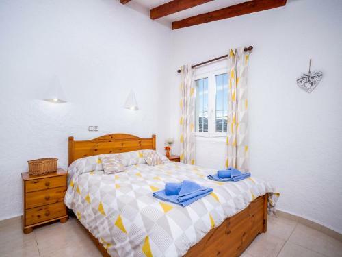 Rada de Moraira Villa Sleeps 6 With Pool And Air Con