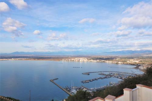 Apartamento Residencial Puig Rom 187 - Piso Con Magnifica Vis