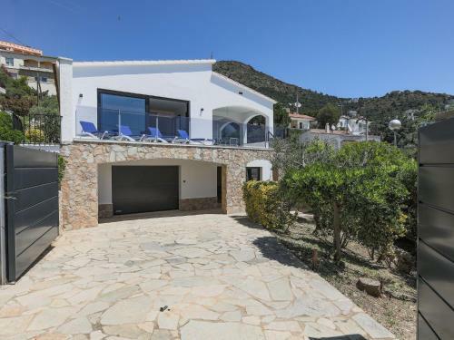 Elegant Villa In Roses With Private Swimming Pool