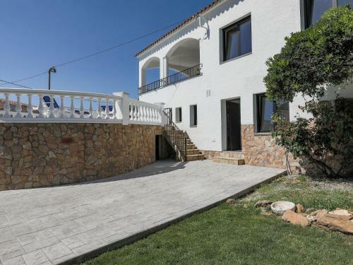 Elegant Villa In Roses With Private Swimming Pool