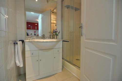 Apartamento Rnet - Rhc - 2101 - Rosas Holiday Center