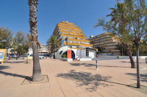 Apartamento Rnet - Rhc - 2101 - Rosas Holiday Center