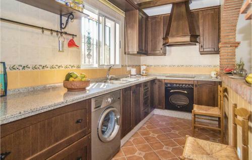 Amazing Home In Unknown W/ Wifi And 3 Bedrooms