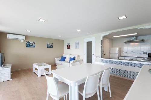 Uhc Acantilados Family Apartments