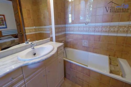 Sant Antoni de Calonge Villa Sleeps 8 Pool Wifi