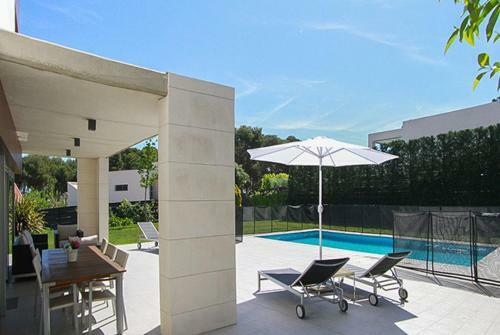Sant Antoni de Calonge Villa Sleeps 10 Pool Air Con