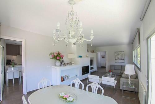 Sant Antoni de Calonge Villa Sleeps 10 Pool Air Con
