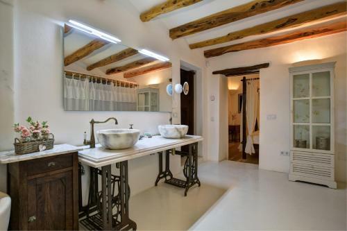 Rent This Luxury Villa With Private Pool, Ibiza Villa 1017