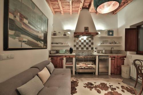 Rent This Luxury Villa With Private Pool, Ibiza Villa 1017