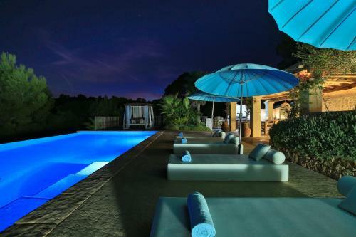 Rent This Luxury Villa With Private Pool, Ibiza Villa 1017