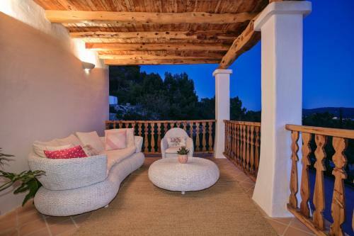 Rent This Luxury Villa With Private Pool, Ibiza Villa 1017