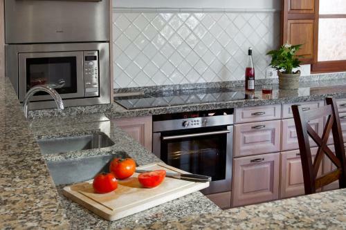 Can Noves - 5 Suites Recently Built Villa With Bbq & Outside Area