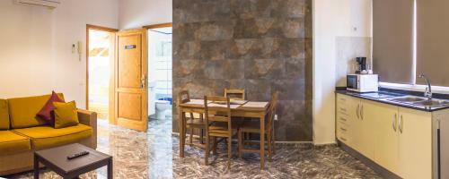 Apartamentos La Aldea Suites
