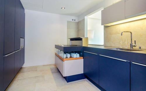 La Quinta Villa Sleeps 14 With Pool And Air Con