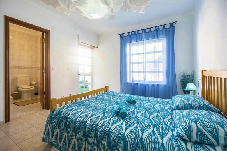 H2o Surfguide Hostel