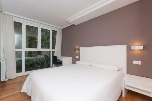 Apartamento Ulia B - Local Rentss