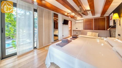 Vidreres Villa Sleeps 22 Pool Air Con Wifi