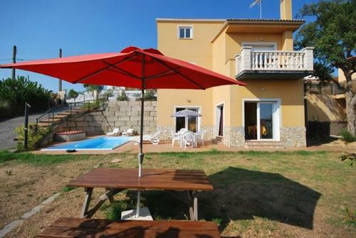 Villa In Santa Ceclina Sleeps 6 Includes Swimming Pool 4