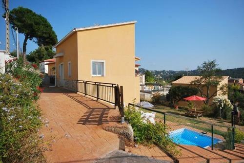 Villa In Santa Ceclina Sleeps 6 Includes Swimming Pool 4