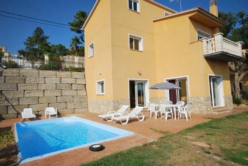 Villa In Santa Ceclina Sleeps 6 Includes Swimming Pool 4