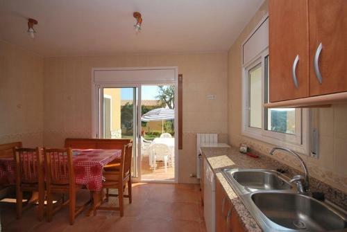 Villa In Santa Ceclina Sleeps 6 Includes Swimming Pool 4
