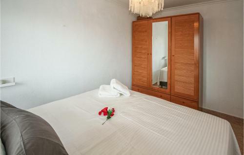 Nice Apartment In Santa Pola With 3 Bedrooms