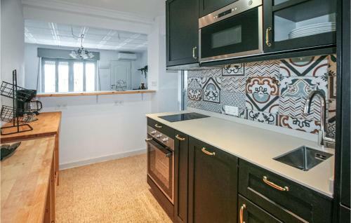 Nice Apartment In Santa Pola With 3 Bedrooms