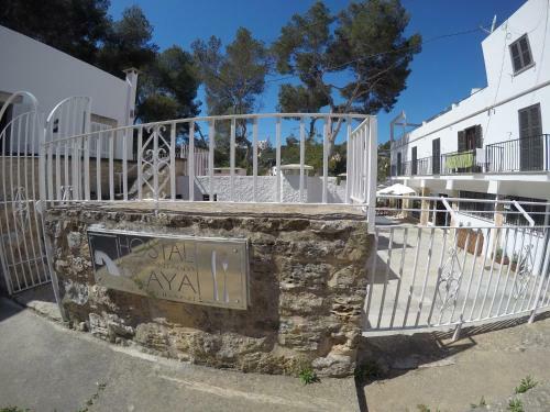 Hostal Playa Cala Santany�