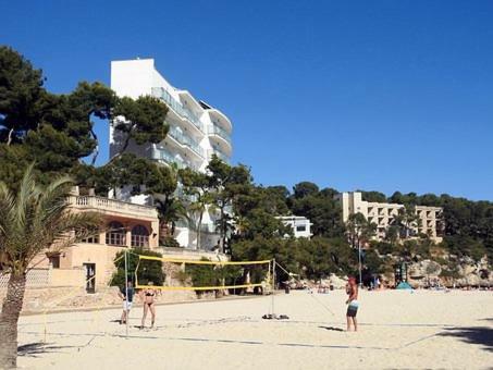 Hostal Playa Cala Santany�