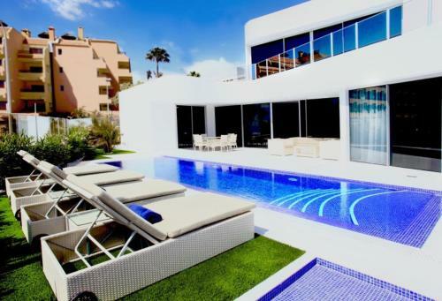 Blue Lagoon Villa