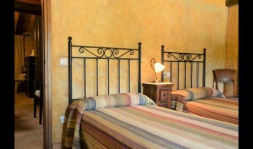 Villa In Cantallops Sleeps 6 With Pool And Air Con