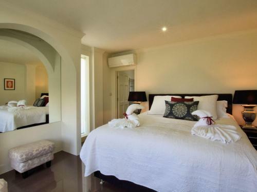 Graceful Villa In Sayalonga With Swimming Pool