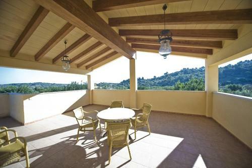 Selva Villa Sleeps 8 With Pool Air Con And Wifi