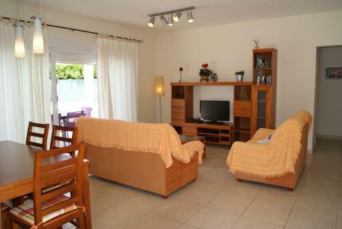 Setla Villa Sleeps 6 With Pool Air Con And Wifi
