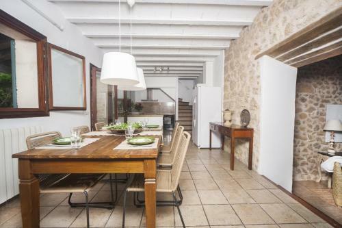 Selva Villa Sleeps 6 With Pool Air Con And Wifi