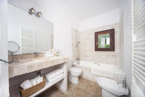 Selva Villa Sleeps 6 With Pool Air Con And Wifi