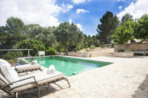 Selva Villa Sleeps 6 With Pool Air Con And Wifi