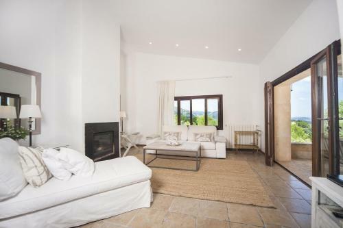 Selva Villa Sleeps 6 With Pool Air Con And Wifi