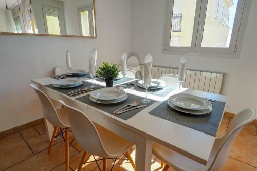 La Marina Sea Front Apartment By Hello Apartments Sitges