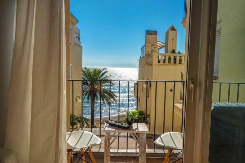 La Marina Sea Front Apartment By Hello Apartments Sitges