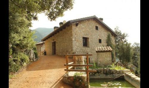 Solsona Villa Sleeps 24 With Pool