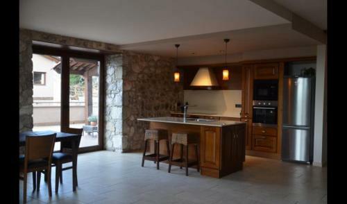 Solsona Villa Sleeps 24 With Pool