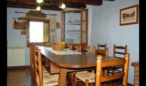 Solsona Villa Sleeps 12 With Pool