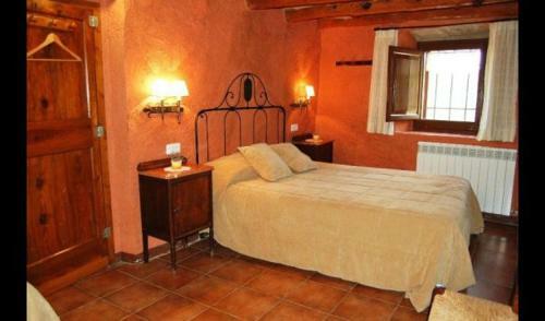 Solsona Villa Sleeps 12 With Pool