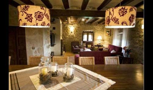 Solsona Villa Sleeps 14 With Pool