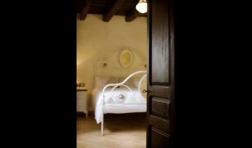 Solsona Villa Sleeps 14 With Pool