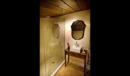 Solsona Villa Sleeps 14 With Pool