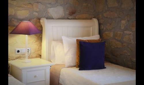 Solsona Villa Sleeps 20 With Pool